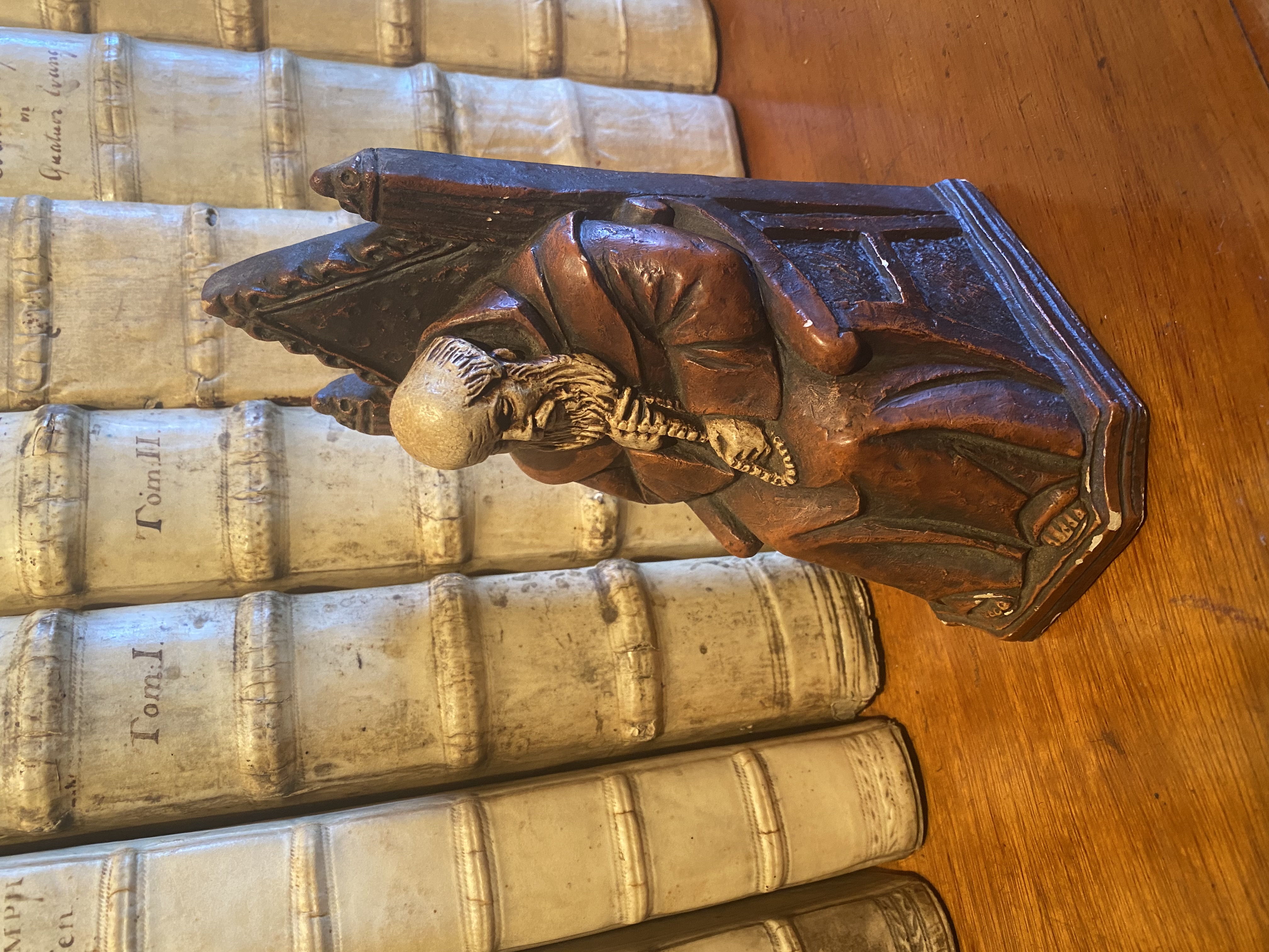 Book stand monk 1 preview image 3